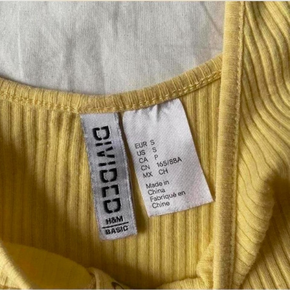 H&M Yellow Ribbed Button-Up Crop Top - Picture 3 of 4